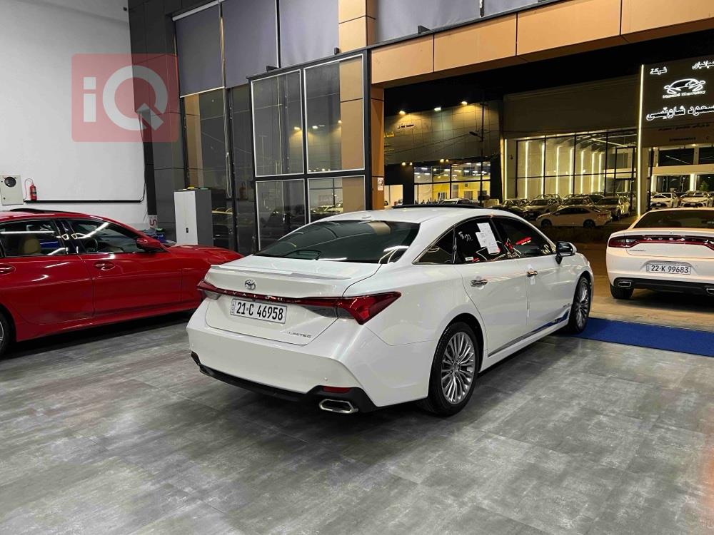 تويوتا أفالون